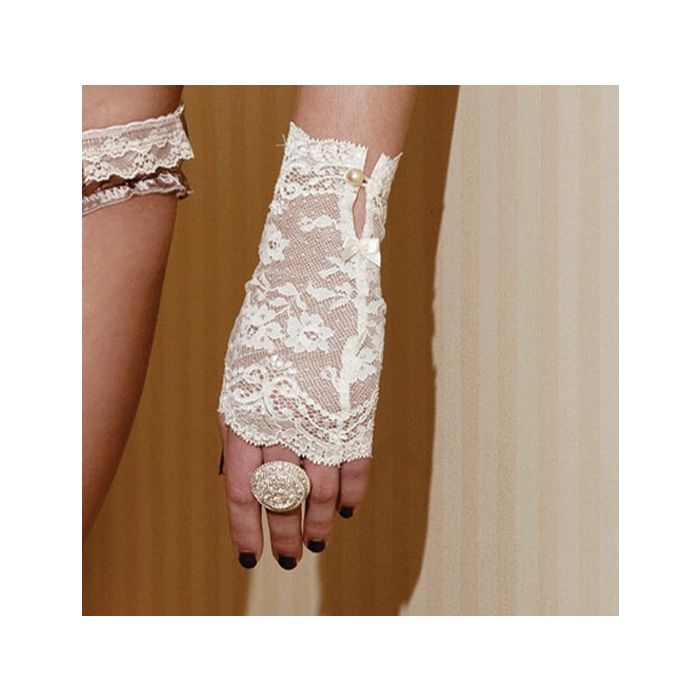 Handschuhe aus Spitze NATASHA von Sally Jones