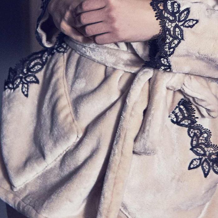 Warmer Hausmantel FREDA lang von Marjolaine