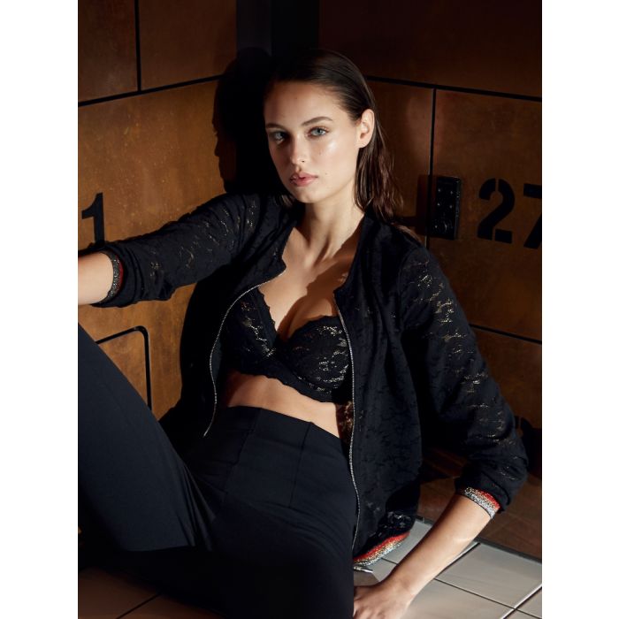 Jacke INAYA 80 schwarz aus Spitze von Suggest