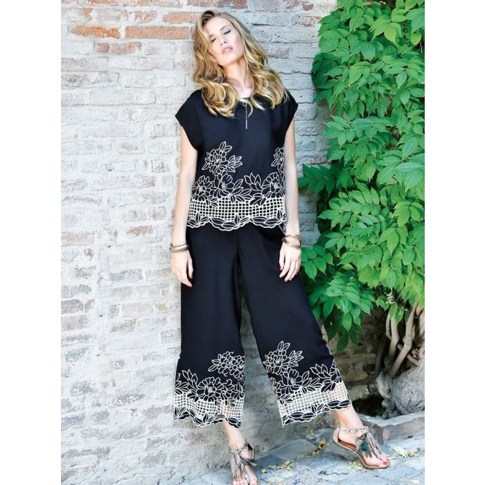 Resortwear Anzug mit Hohlsaum-Stickerei NERO von Chiara Fiorini