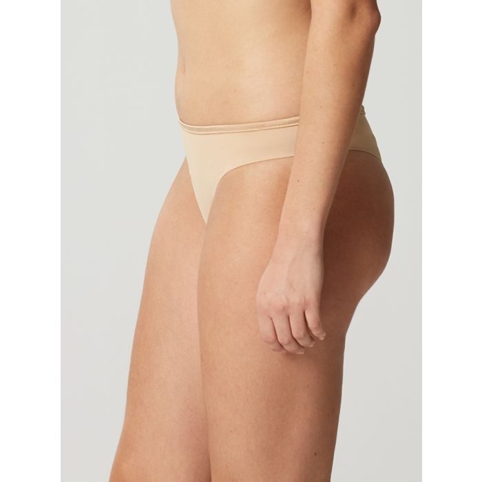 String Tanga NUAGE PUR extra flach von Maisonlejaby