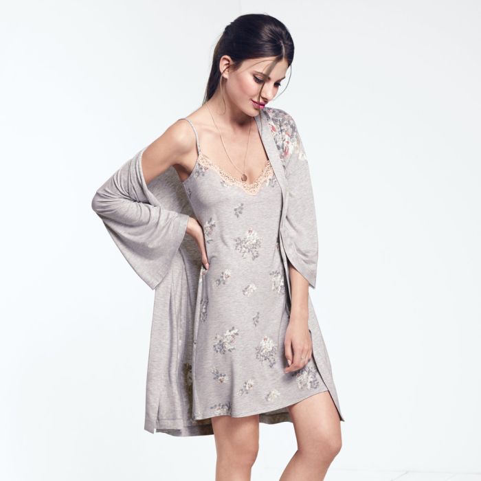 Morgenmantel AMOURETTE SPOTLIGHT ROBE hellgrau von Triumph