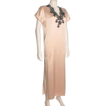 100% Seide Nachtkleid FLAVIA lang mit Caudry Spitze von Marjolaine